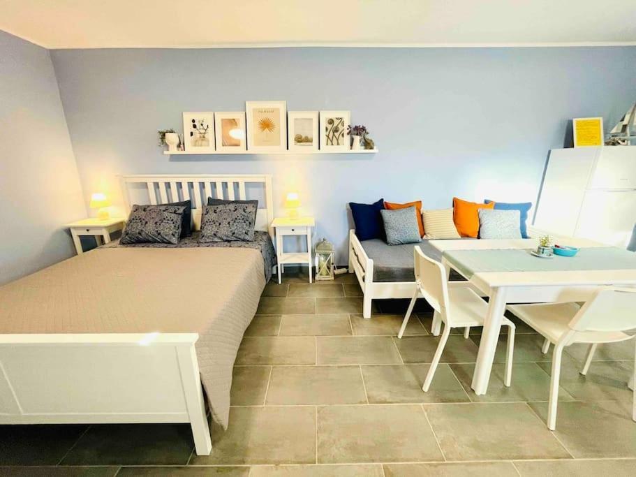 Cozy, Newly Renovated Apartment In Gavrio. Exterior photo
