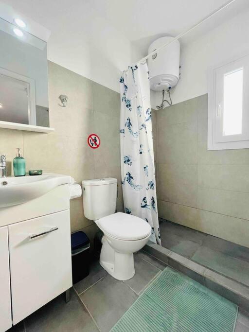 Cozy, Newly Renovated Apartment In Gavrio. Exterior photo